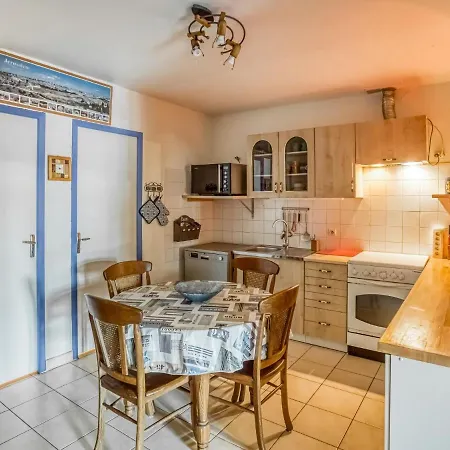 Quiant Holiday In With Terrace Casa vacanze