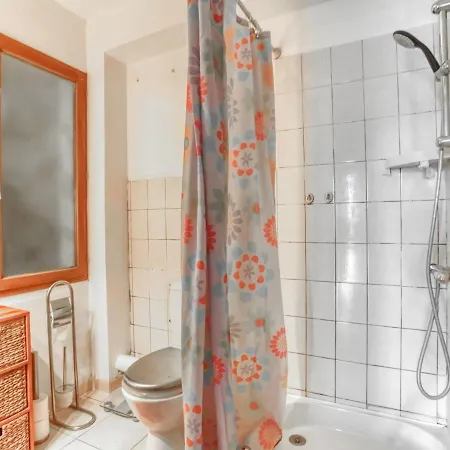 Quiant Holiday In With Terrace Casa vacanze