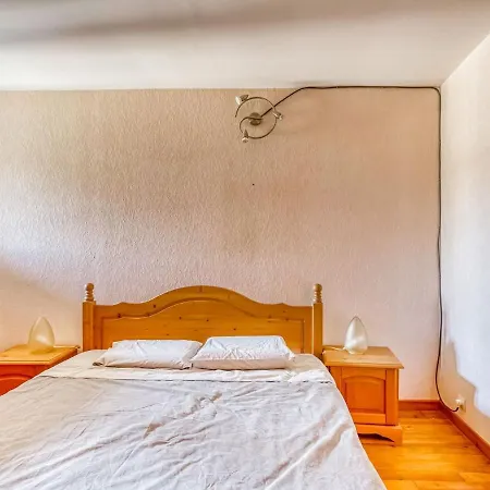 Quiant Holiday In With Terrace Casa vacanze Azille