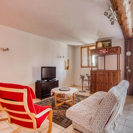 Quiant Holiday In With Terrace Casa vacanze *