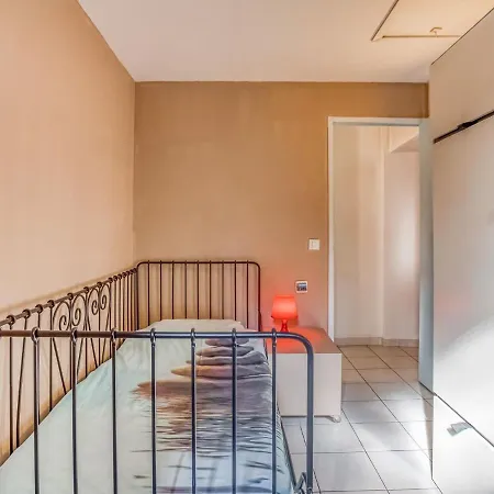 Quiant Holiday In With Terrace * Azille